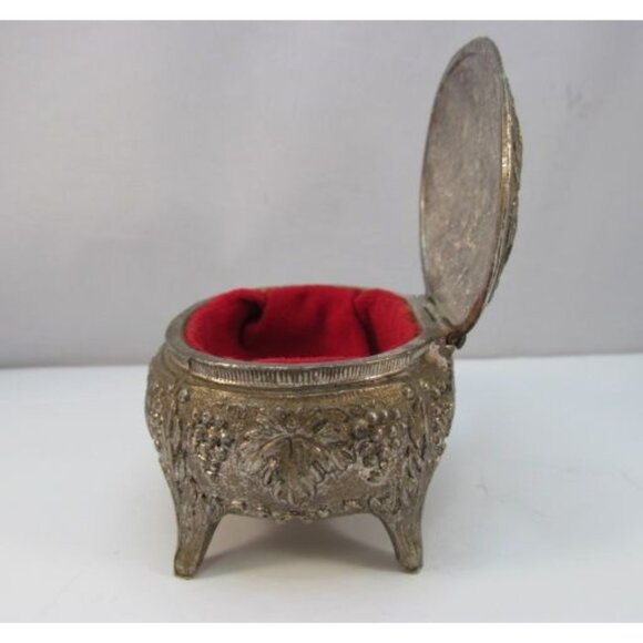 Vintage Silver Plate Oval Footed Trinket Jewelry Box Made in Japan - Picture 5 of 10